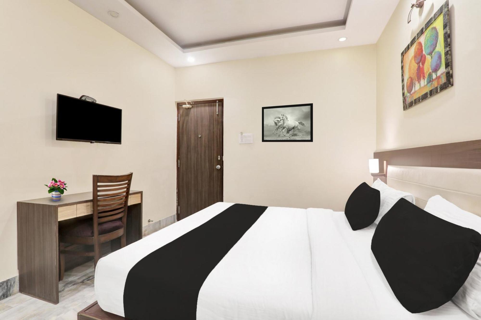 Super Townhouse Kankarbagh Formerly Kunwar Alcajars Патна Екстериор снимка