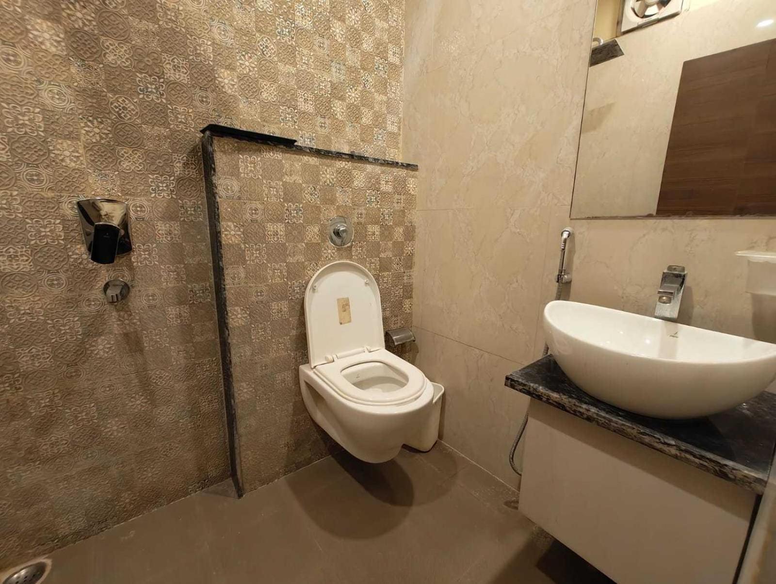 Super Townhouse Kankarbagh Formerly Kunwar Alcajars Патна Екстериор снимка